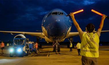 CON 384 MIL DOSIS DE VACUNAS SINOPHARM LLEGÓ EL PRIMERO DE LOS TRES VUELOS DE AEROLÍNEAS QUE VIAJARON A CHINA