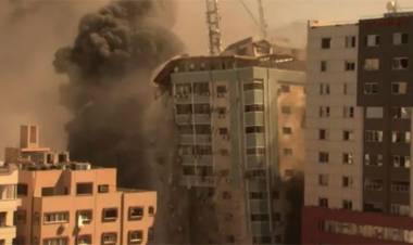 CONTINÚA LA TENSIÓN EN MEDIO ORIENTE, EL EJÉRCITO ISRAELÍ DESTRUYÓ UN EDIFICIO DE PRENSA EN GAZA