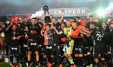 COLÓN GOLEÓ A RACING EN SAN JUAN Y HACE HISTORIA, LOGRA SU PRIMER TÍTULO EN LA MÁXIMA DEL FÚTBOL ARGENTINO