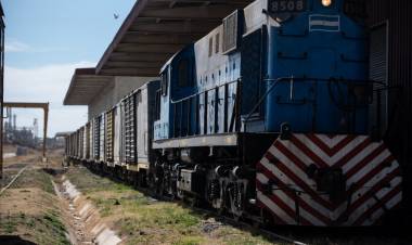 SAN LUIS REACTIVÓ EL TRANSPORTE FERROVIARIO DE CARGAS CON BUENOS AIRES, PARTIÓ DESDE VILLA MERCEDES EL PRIMER TREN LUEGO DE 8 AÑOS