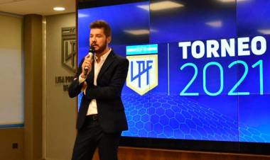 HAY CLUBES QUE LE PIDEN A MARCELO TINELLI SU RENUNCIA A LA LIGA PROFESIONAL DE FÚTBOL