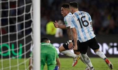 EN CÓRDOBA LA SELECCIÓN ARGENTINA DERROTÓ A COLOMBIA, SIGUE A PASO FIRME Y ESTIRÓ SU INVICTO