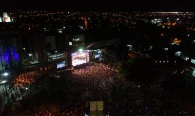 CON SU CUARTA NOCHE COLMADA DE PÚBLICO, FINALIZÓ EN VILLA MERCEDES LA TERCERA EDICIÓN DE ROCK EN LA CASA