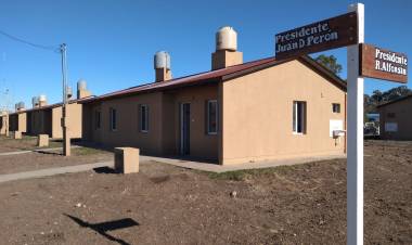  EL INTENDENTE JORGE PAREDI Y EL MINISTRO FERRARESI ENTREGARÁN 12 VIVIENDAS EN VIVORATÁ 