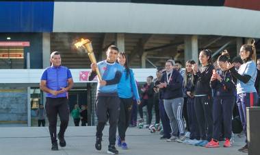 VILLA MERCEDES: LA LLAMA OLÍMPICA SE ENCENDIÓ EN EL PARQUE LA PEDRERA