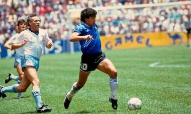  EL DÍA QUE DIEGO INVENTÓ DOS HAZAÑAS PARA APLASTAR A INGLATERRA 