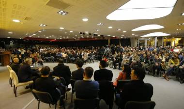 EL GOBERNADOR DE SAN LUIS OTORGÓ UN NUEVO AUMENTO SALARIAL: LLEGARÁ AL 60% ANUAL