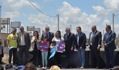 SUEÑOS CUMPLIDOS EN LA PROVINCIA DE SAN LUIS: 300 FAMILIAS DE VILLA MERCEDES FESTEJARÁN LAS FIESTAS EN SUS NUEVOS HOGARES