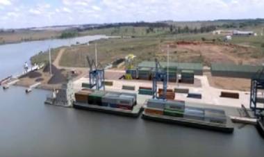 EL PUERTO DE POSADAS, MISIONES, VOLVIÓ A OPERAR DESPUÉS DE 45 AÑOS