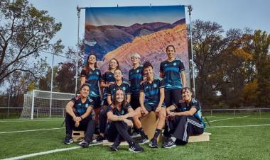 LA NUEVA CAMISETA DE LA SELECCIÓN ARGENTINA DE FÚTBOL FEMENINO