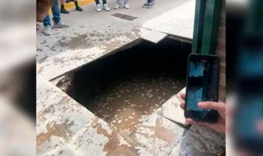 CÓRDOBA: CEDIÓ EL PISO EN UNA ESCUELA Y ALUMNOS CAYERON A UNA CÁMARA SÉPTICA