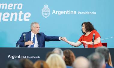 JUNTO A LA MINISTRA CARLA VIZZOTTI, FERNÁNDEZ PRESENTÓ “RECONSTRUIR SALUD” CON AMBULANCIAS Y OBRAS EN TODO EL PAÍS