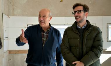 PARTIDO DE MAR CHIQUITA: EL INTENDENTE PAREDI Y EL MINISTRO SIMONE RECORRIERON LAS MÁS DE 100 VIVIENDAS EN CONTRUCCIÓN EN MAR CHIQUITA 