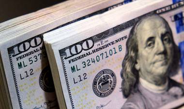 MERCADO CAMBIARIO: EL DÓLAR INFORMAL ANOTÓ SU MAYOR SUBA EN DOS SEMANAS Y AVANZÓ $12 A $750