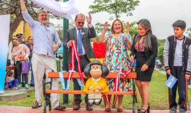 PERÚ: INAUGURAN UNA ESTATUA DE MAFALDA EN LIMA