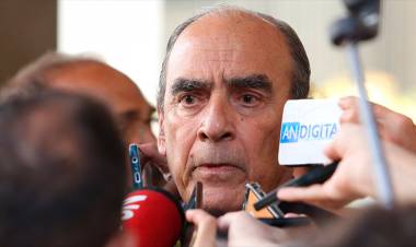 POR EL PLAN ECONÓMICO EL GOBIERNO CONVOCÓ A UNA REUNIÓN CON GOBERNADORES TRAS LAS MEDIDAS DE AJUSTE