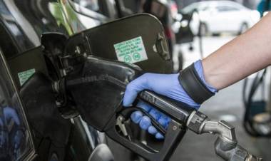 ANALIZAN SUBIR LOS PRECIOS DE LA NAFTA Y EL GASOIL, UNA SEMANA DESPUÉS DE LA BAJA