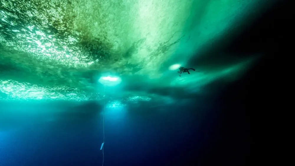 DESCUBREN 300 CAÑONES OCULTOS BAJO EL HIELO DE LA ANTÁRTIDA