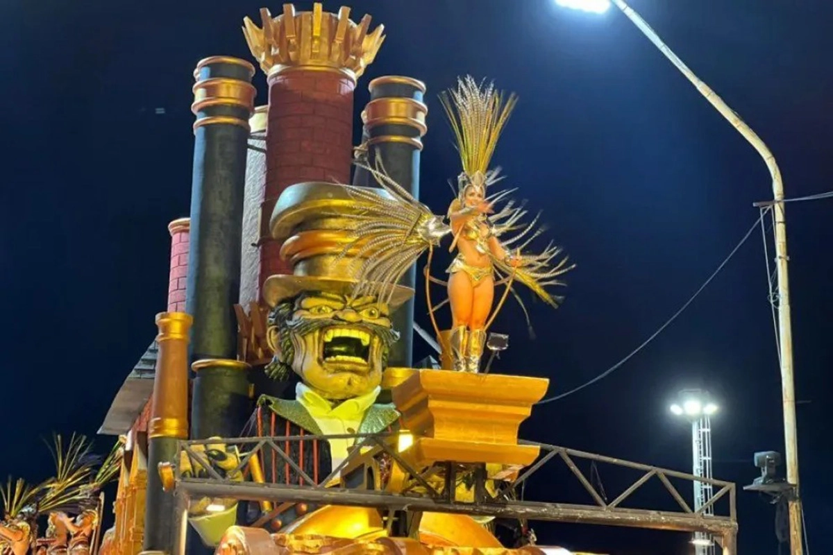 PAPELITOS PRESENTÓ SU TEMA 2026 Y CONFIRMÓ A LOS NUEVOS REFERENTES DEL CARNAVAL DE GUALEGUAYCHÚ