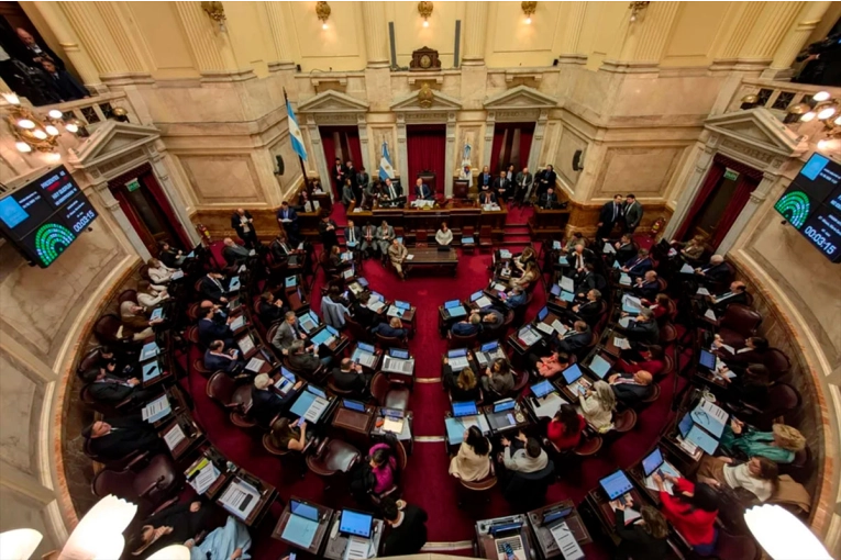 EL SENADO ABRE EL DEBATE DE LA REFORMA LABORAL Y EL OFICIALISMO BUSCA UN TRÁMITE EXPRÉS