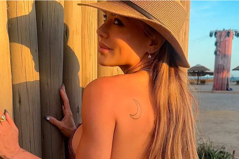 EVANGELINA ANDERSON DISFRUTA DE LA PLAYA EN PUNTA DEL ESTE Y REFLEXIONA SOBRE SU REGRESO A LA TV EN 2026