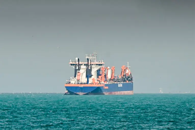 Ormuz abierto y cae el petróleo en medio de la tregua en Medio Oriente