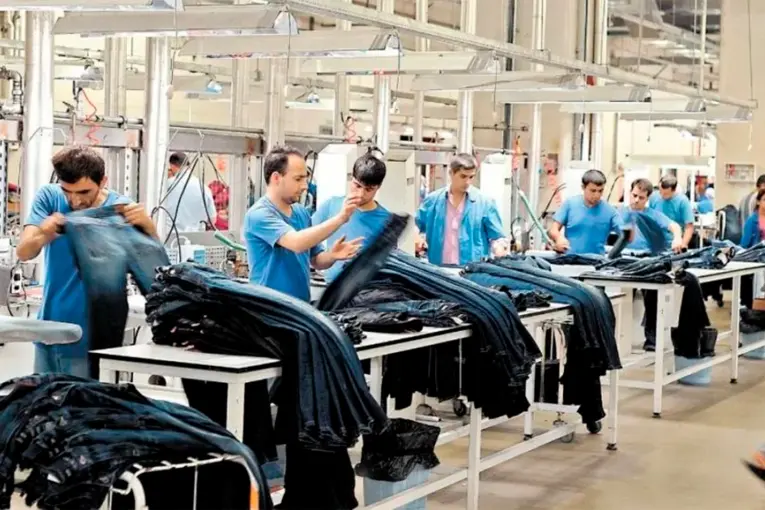 La producción textil cayó 33% y agrava la crisis del sector