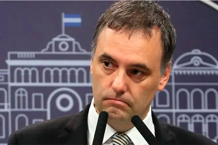 Investigan a Manuel Adorni por consumos con tarjetas por $139 millones