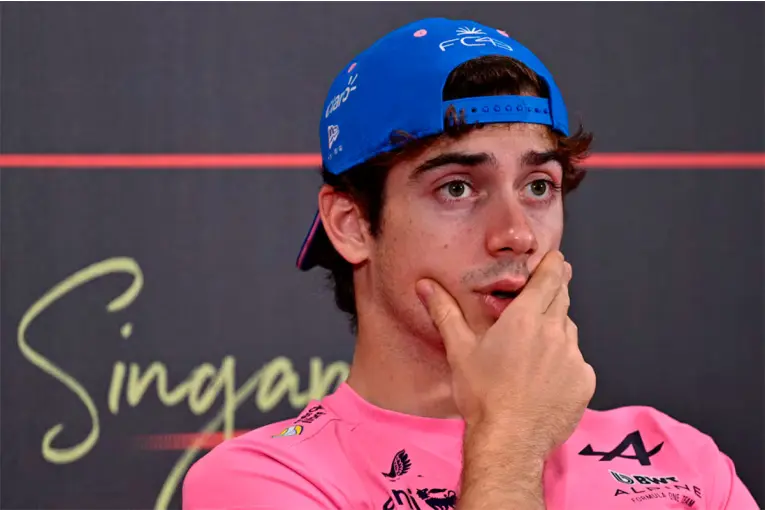 Franco Colapinto, frustrado tras abandonar en Singapur