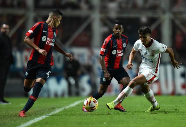 SAN LORENZO – HURACÁN, UN 0-0 QUE DEFINE LO QUE FUE EL PARTIDO