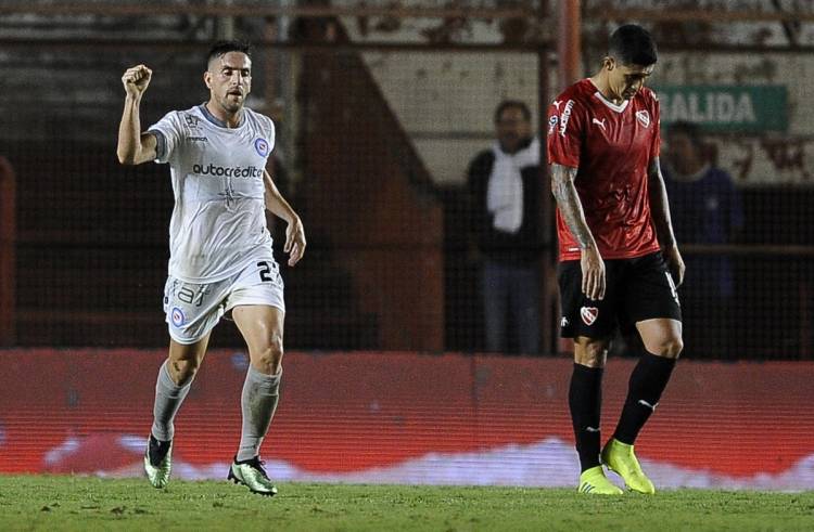 EL BICHO LE GANÓ UN PARTIDAZO AL ROJO