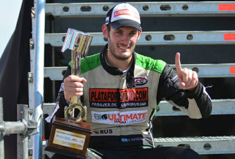 MANGONI GANÓ SU PRIMERA CARRERA DEL TC EN SAN LUIS