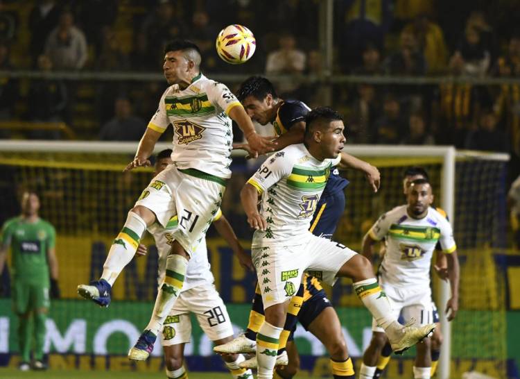EL TIBURÓN SACÓ VENTAJA Y PROFUNDIZÓ LOS PROBLEMAS DEL CANALLA