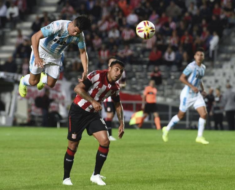 ESTUDIANTES RESCATÓ UN EMPATE EN EL ESTADIO ÚNICO, ANTE RACING QUE HIZO SU NEGOCIO