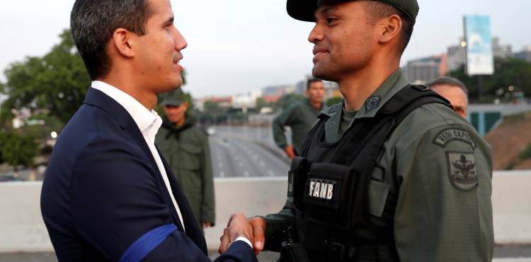 JUAN GUAIDÓ LLAMÓ A UN ALZAMIENTO Y EL RÉGIMEN DE NICOLÁS MADURO HABLA DE “GOLPE DE ESTADO”