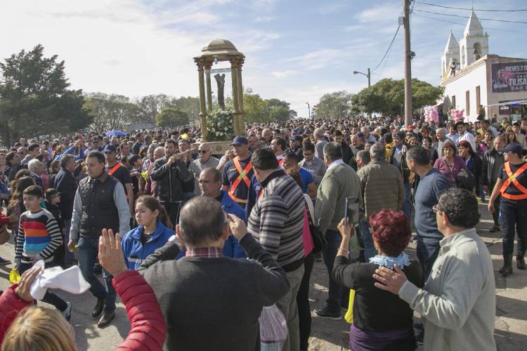 MILES DE FIELES HONRARON AL MILAGROSO SEÑOR DE RENCA