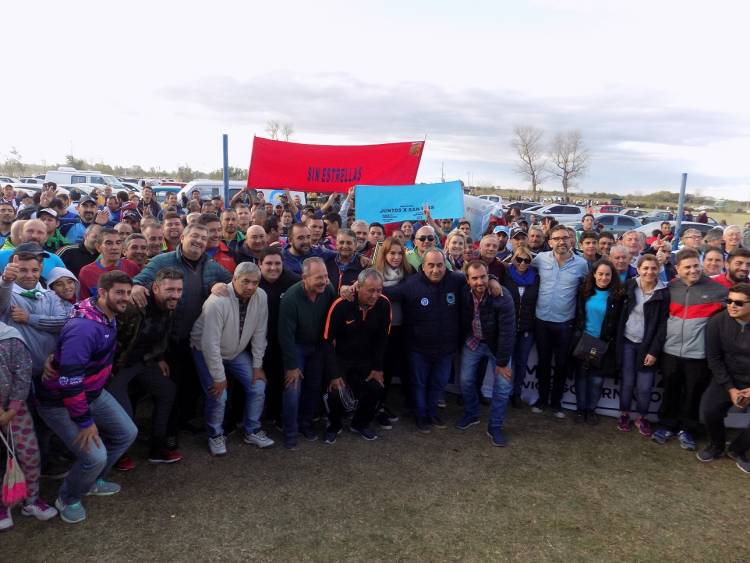 AMFA CUMPLIÓ 23 AÑOS, SE INAUGURÓ ILUMINACIÓN EN DOS CANCHAS Y LOS 62 EQUIPOS RECIBIERON INDUMENTARIA DEPORTIVA DE REGALO