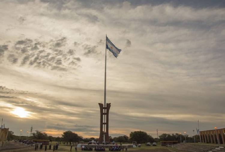 MÁS DE 300 ALUMNAS Y ALUMNOS PROMETERÁN LEALTAD A LA BANDERA EN EL ACTO CENTRAL DE SAN LUIS
