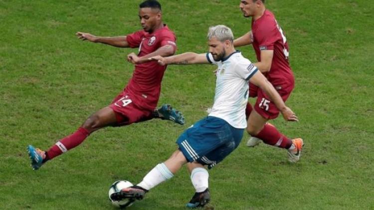 ARGENTINA LE GANÓ 2 A 0 A QATAR, PERO SIGUE SIN BRILLAR