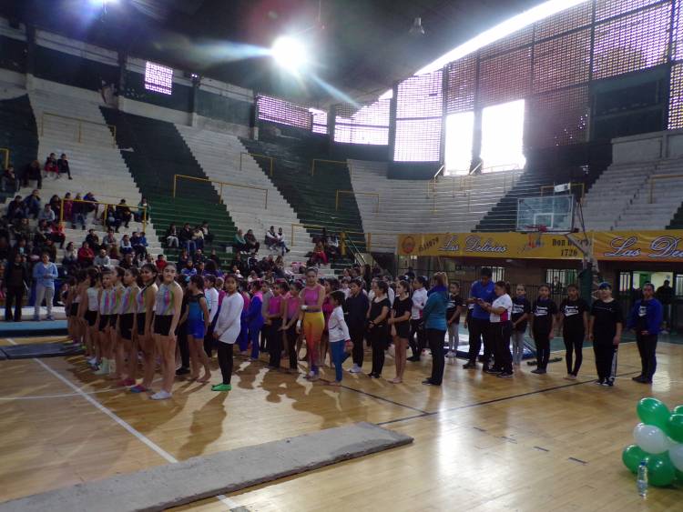 TUCUMÁN: TORNEO AMISTOSO COPA SALTIMBANCO DE GIMNASIA ARTÍSTICA EN CLUB DEFENSORES DE VILLA LUJÁN