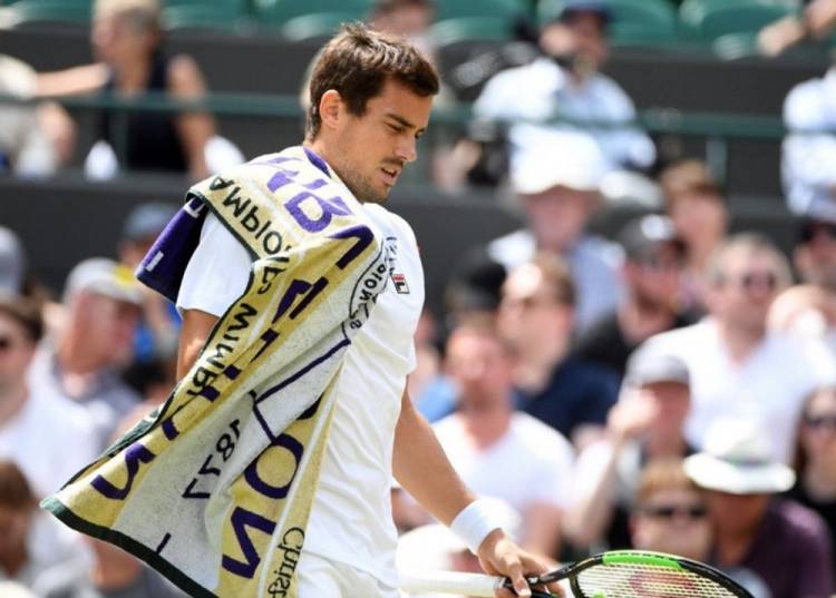 FIN DEL SUEÑO DE PELLA EN WIMBLEDON: PERDIÓ EN 4 SETS ANTE BAUTISTA AGUT