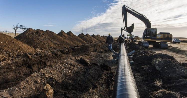 UNA RETROEXCAVADORA ROMPIÓ UN GASODUCTO Y PIDEN RESTRINGIR EL USO DE GAS EN VILLA LA ANGOSTURA Y OTRAS CIUDADES DEL SUR