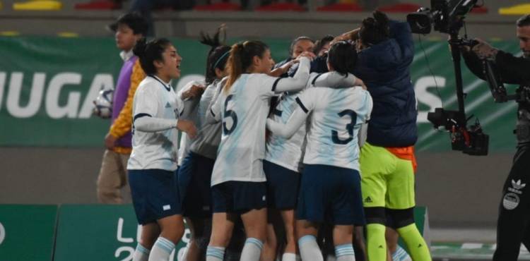 FÚTBOL FEMENINO: ARGENTINA LE GANÓ A PANAMÁ Y SE ACERCA A LAS SEMIFINALES DE LIMA 2019