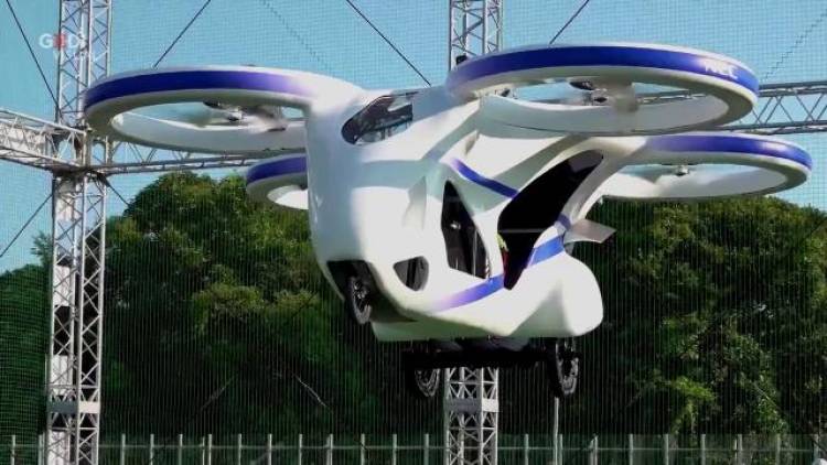 JAPÓN: LA PRUEBA PARA EL AUTO QUE VUELA FUE SUPERADA