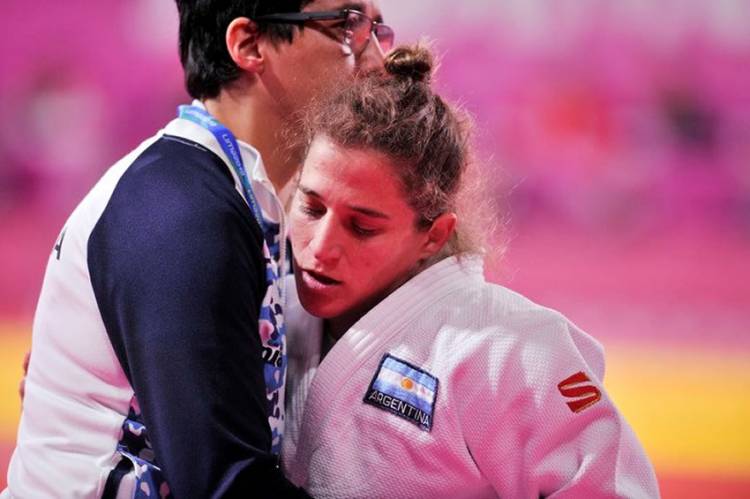PAULA PARETO PERDIÓ EN SEMIFINALES, DIO W.O. Y NO SE PRESENTÓ A LUCHAR POR LA MEDALLA DE BRONCE