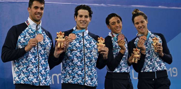 MEDALLA DE BRONCE SORPRESA PARA EL EQUIPO DE RELEVOS MIXTO