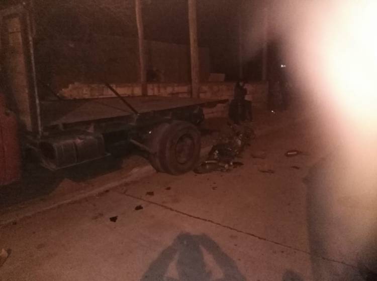 UN HOMBRE PIERDE LA VIDA EN VILLA MERCEDES TRAS IMPACTAR CON SU MOTO A UN CAMIÓN ESTACIONADO
