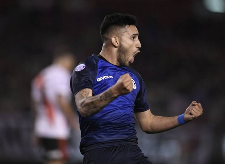 TALLERES SORPRENDIÓ A RIVER EN EL MONUMENTAL