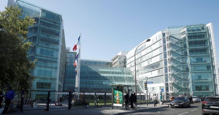 "SCHUMACHER ESTÁ CONSCIENTE", ASEGURÓ UNA EMPLEADA DEL HOSPITAL DE PARÍS DONDE ATIENDEN AL ALEMÁN