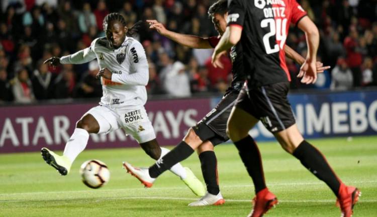 COLÓN SUPERÓ AL MINEIRO EN SU CASA E IRÁ POR LA HISTORIA EN BRASIL